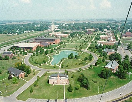 东中央大学全景图片