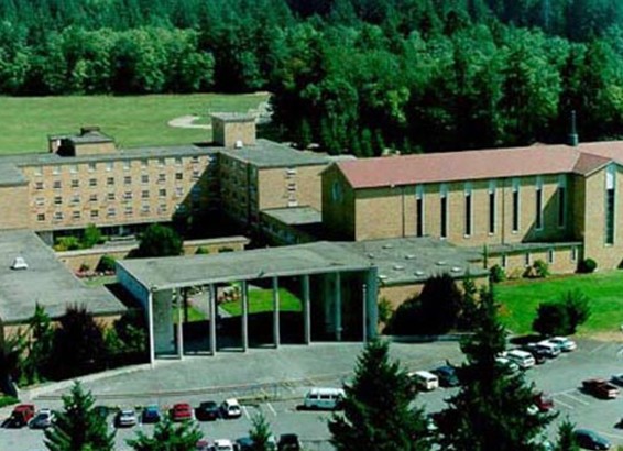 巴斯帝尔大学全景图片